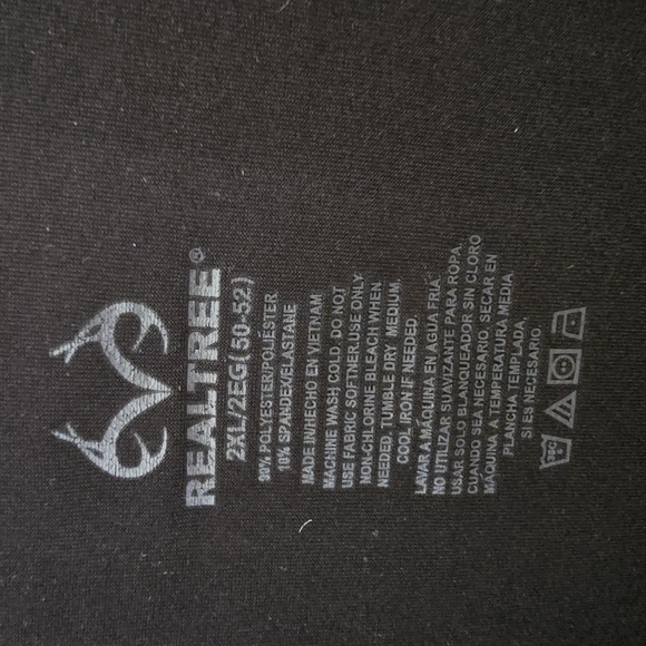 Men's Realtree black long sleeve performance shirt, size 2XL, in great condition - Picture 3 of 4